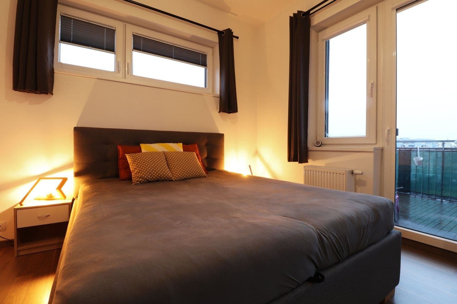 Prenájom bytu 3-izbový 74 m², Rižská, Praha, Praha Prenájom bytu 3-izbový 74 m², Rižská, Praha, Praha