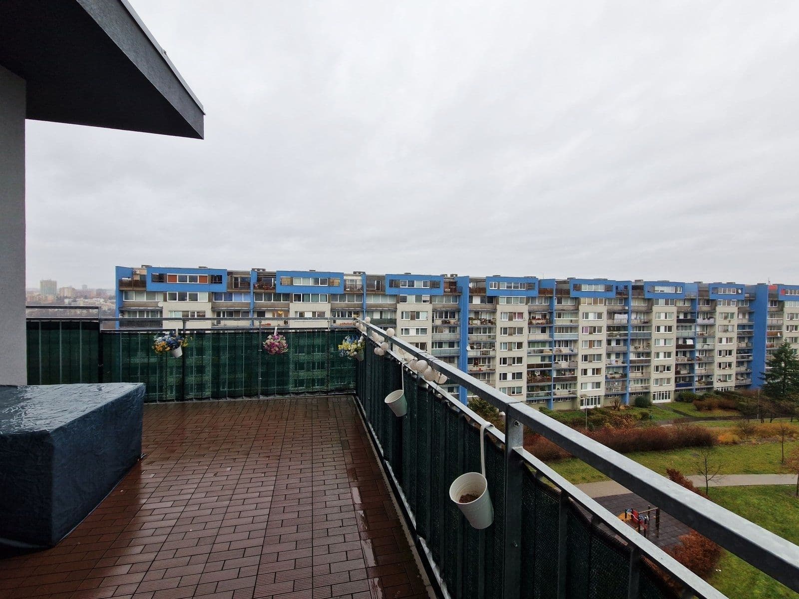 Prenájom bytu 3-izbový 74 m², Rižská, Praha, Praha Prenájom bytu 3-izbový 74 m², Rižská, Praha, Praha