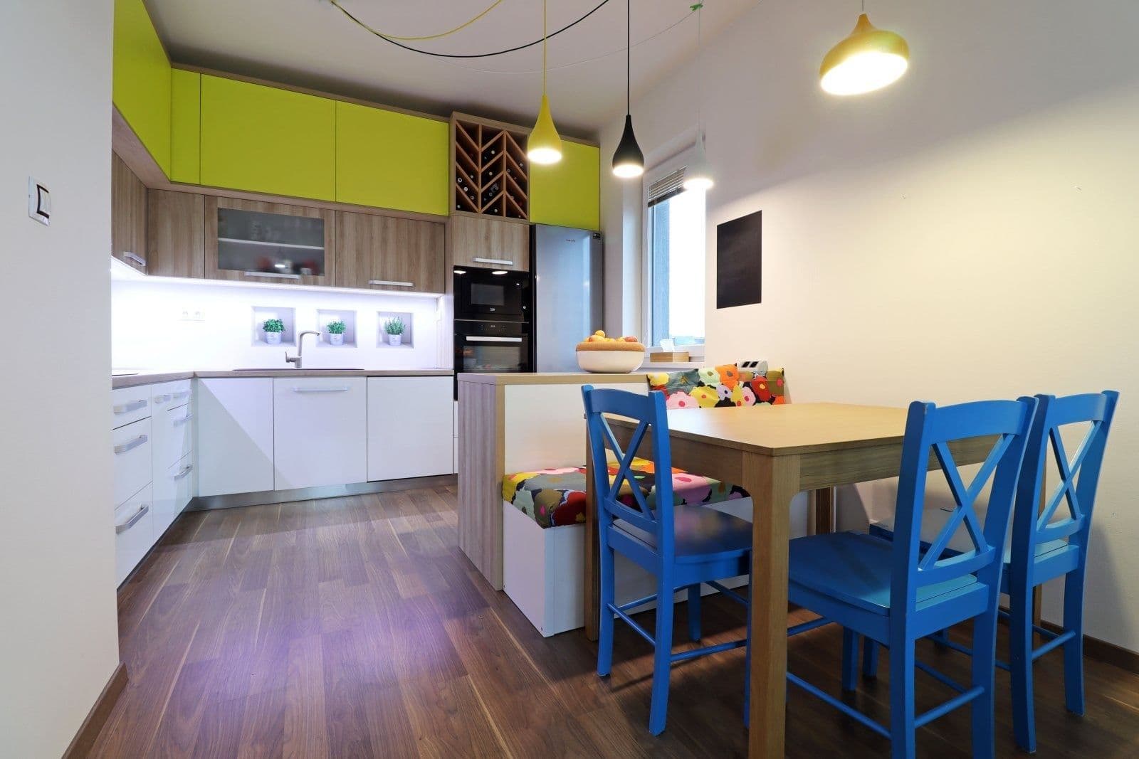 Prenájom bytu 3-izbový 74 m², Rižská, Praha, Praha Prenájom bytu 3-izbový 74 m², Rižská, Praha, Praha