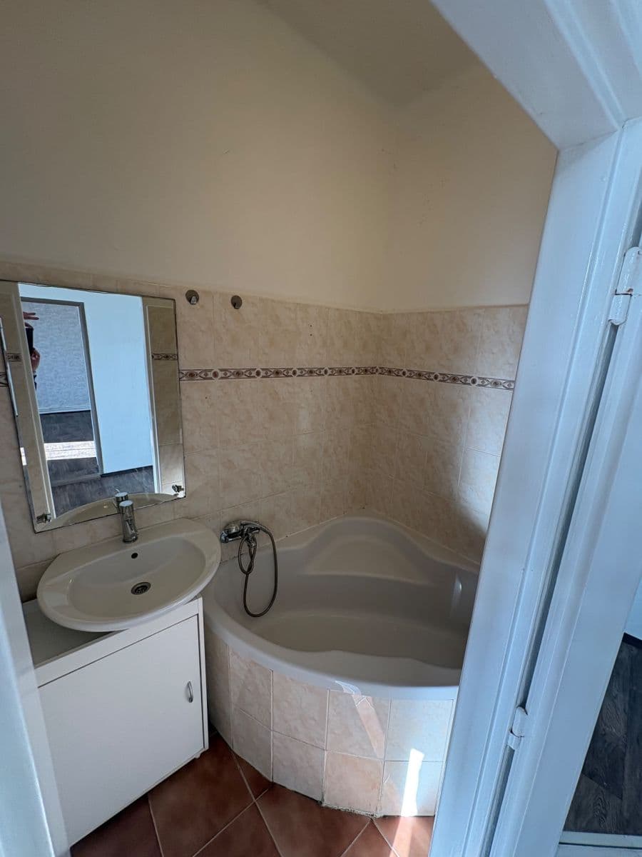 Prenájom bytu 2-izbový 57 m², Kotkova, Liberec, Liberecký kraj Prenájom bytu 2-izbový 57 m², Kotkova, Liberec, Liberecký kraj