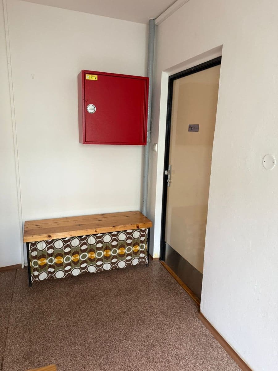 Predaj bytu 3-izbový 69 m², Nad Stadionem, Králův Dvůr, Středočeský kraj Predaj bytu 3-izbový 69 m², Nad Stadionem, Králův Dvůr, Středočeský kraj