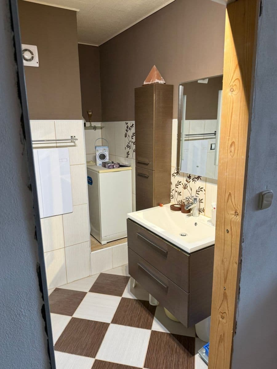 Predaj bytu 3-izbový 69 m², Nad Stadionem, Králův Dvůr, Středočeský kraj Predaj bytu 3-izbový 69 m², Nad Stadionem, Králův Dvůr, Středočeský kraj