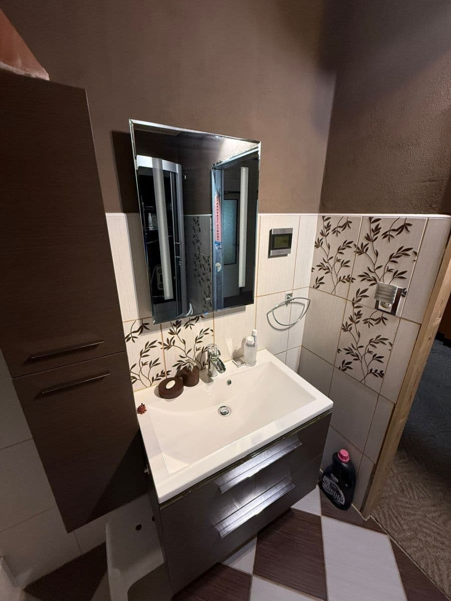 Predaj bytu 3-izbový 69 m², Nad Stadionem, Králův Dvůr, Středočeský kraj Predaj bytu 3-izbový 69 m², Nad Stadionem, Králův Dvůr, Středočeský kraj