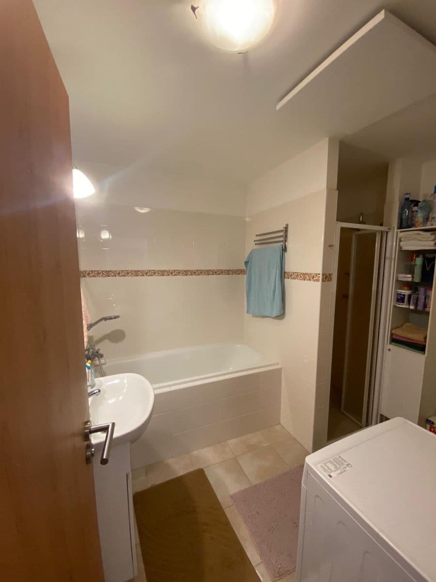 Prenájom bytu 4-izbový 88 m², V Hlinkách, Beroun, Středočeský kraj Prenájom bytu 4-izbový 88 m², V Hlinkách, Beroun, Středočeský kraj