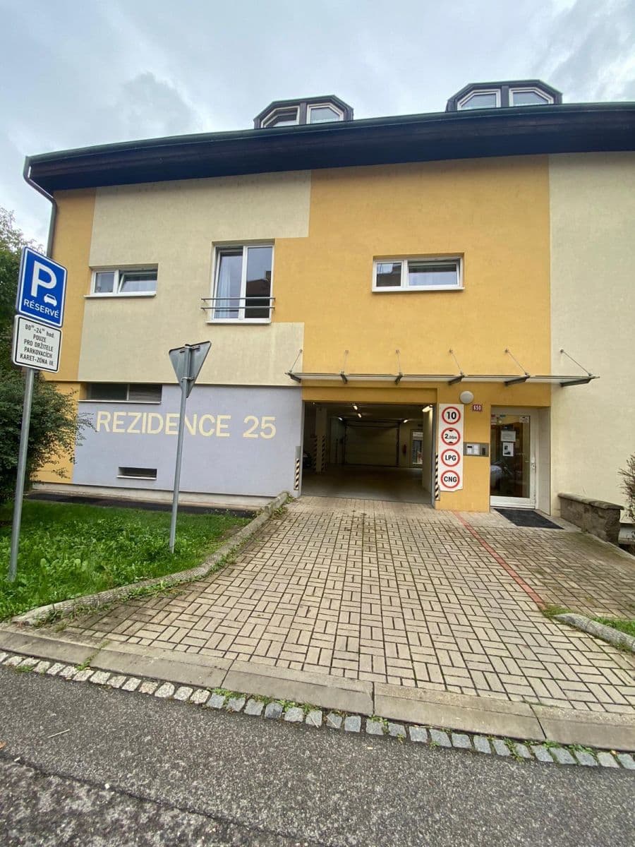 Prenájom bytu 4-izbový 88 m², V Hlinkách, Beroun, Středočeský kraj Prenájom bytu 4-izbový 88 m², V Hlinkách, Beroun, Středočeský kraj