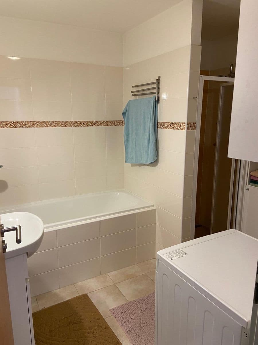 Prenájom bytu 4-izbový 88 m², V Hlinkách, Beroun, Středočeský kraj Prenájom bytu 4-izbový 88 m², V Hlinkách, Beroun, Středočeský kraj