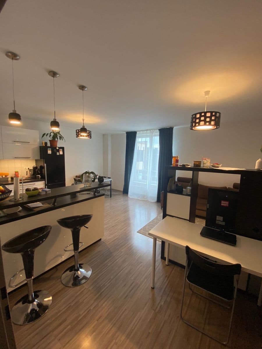 Prenájom bytu 4-izbový 88 m², V Hlinkách, Beroun, Středočeský kraj Prenájom bytu 4-izbový 88 m², V Hlinkách, Beroun, Středočeský kraj