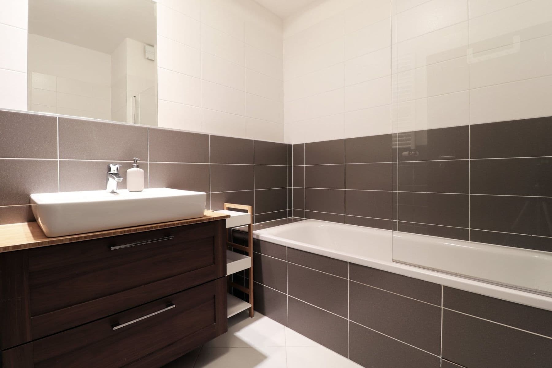 Prenájom bytu 2-izbový 43 m², Makedonská, Praha, Praha Prenájom bytu 2-izbový 43 m², Makedonská, Praha, Praha