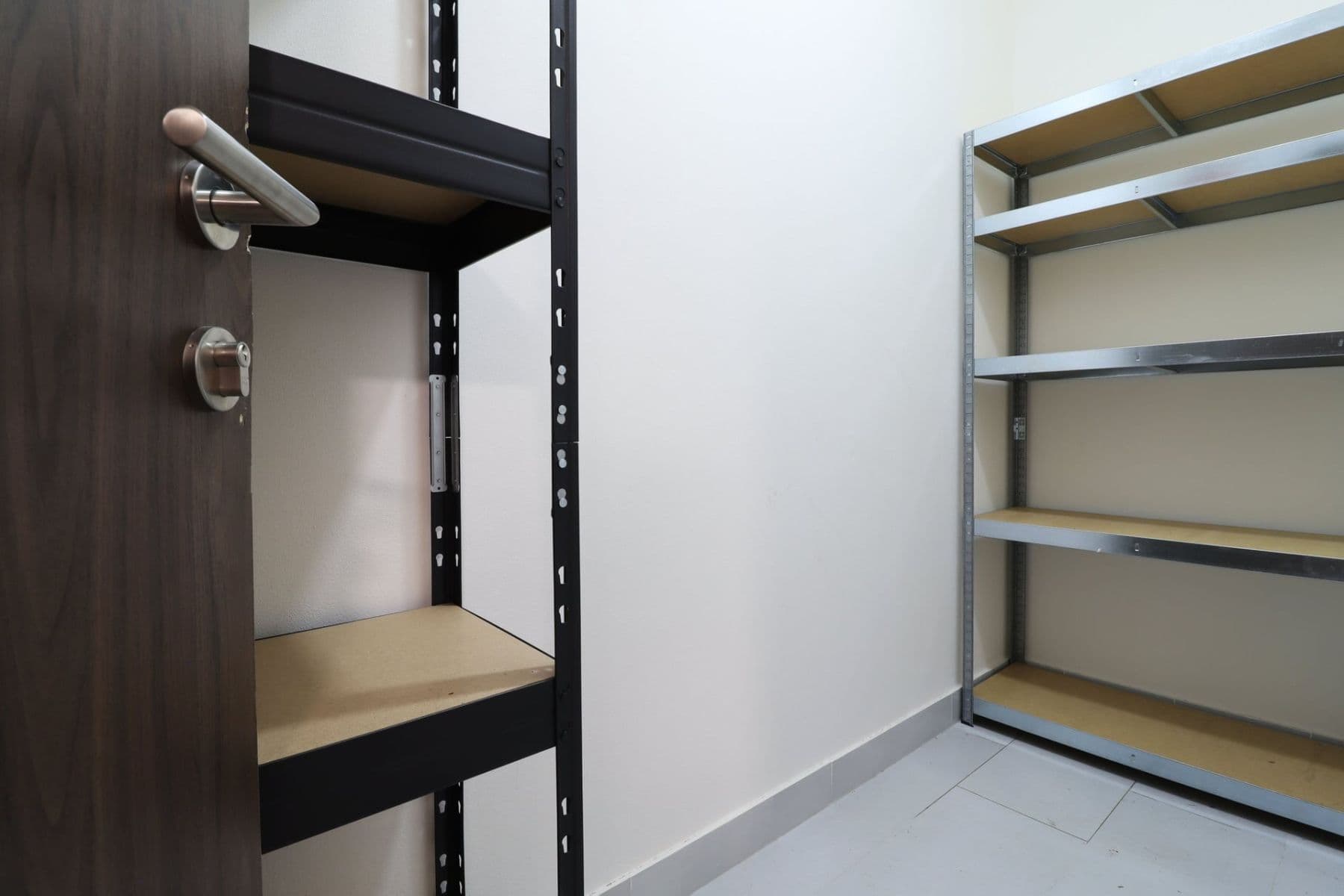 Prenájom bytu 2-izbový 43 m², Makedonská, Praha, Praha Prenájom bytu 2-izbový 43 m², Makedonská, Praha, Praha