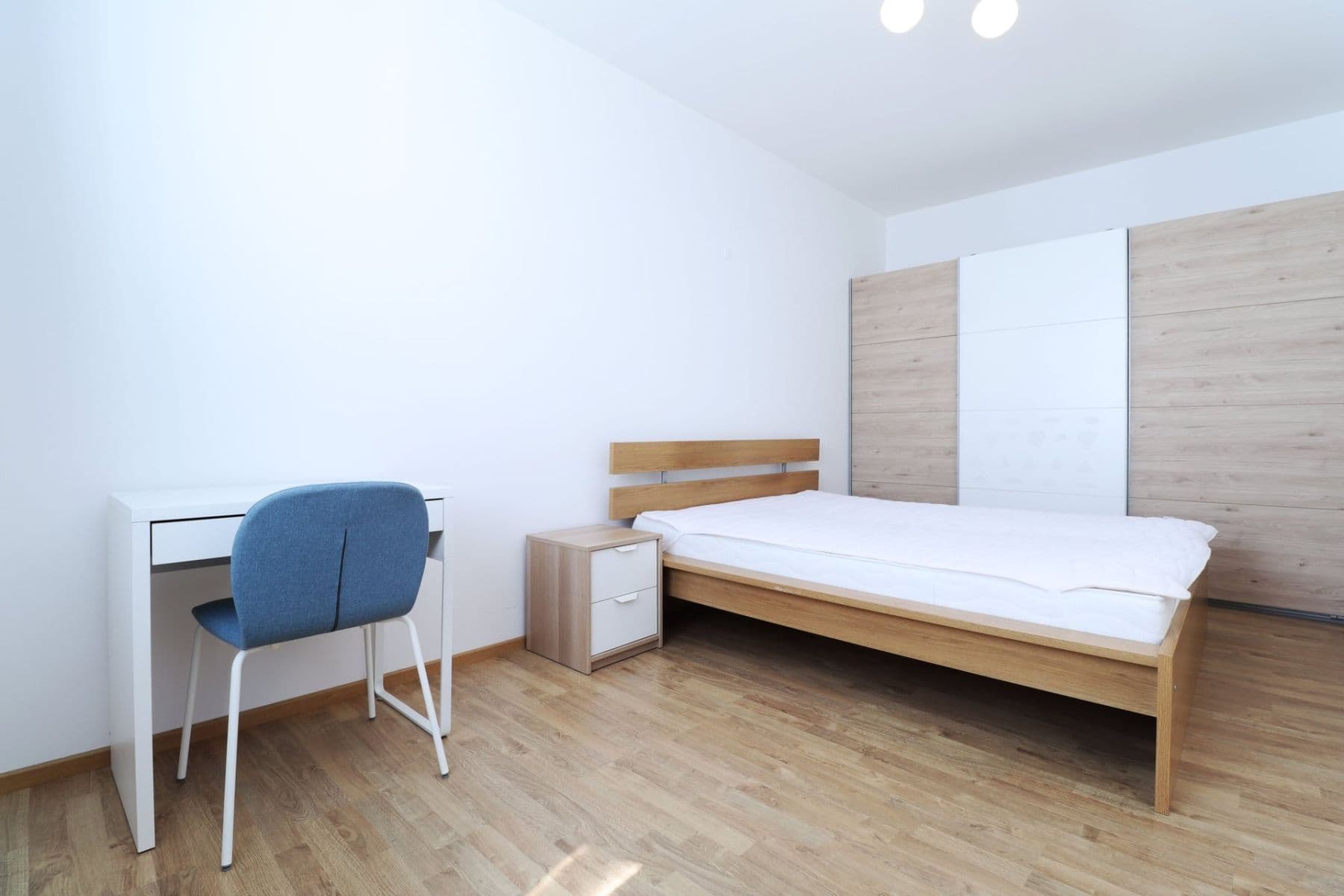 Prenájom bytu 2-izbový 43 m², Makedonská, Praha, Praha Prenájom bytu 2-izbový 43 m², Makedonská, Praha, Praha