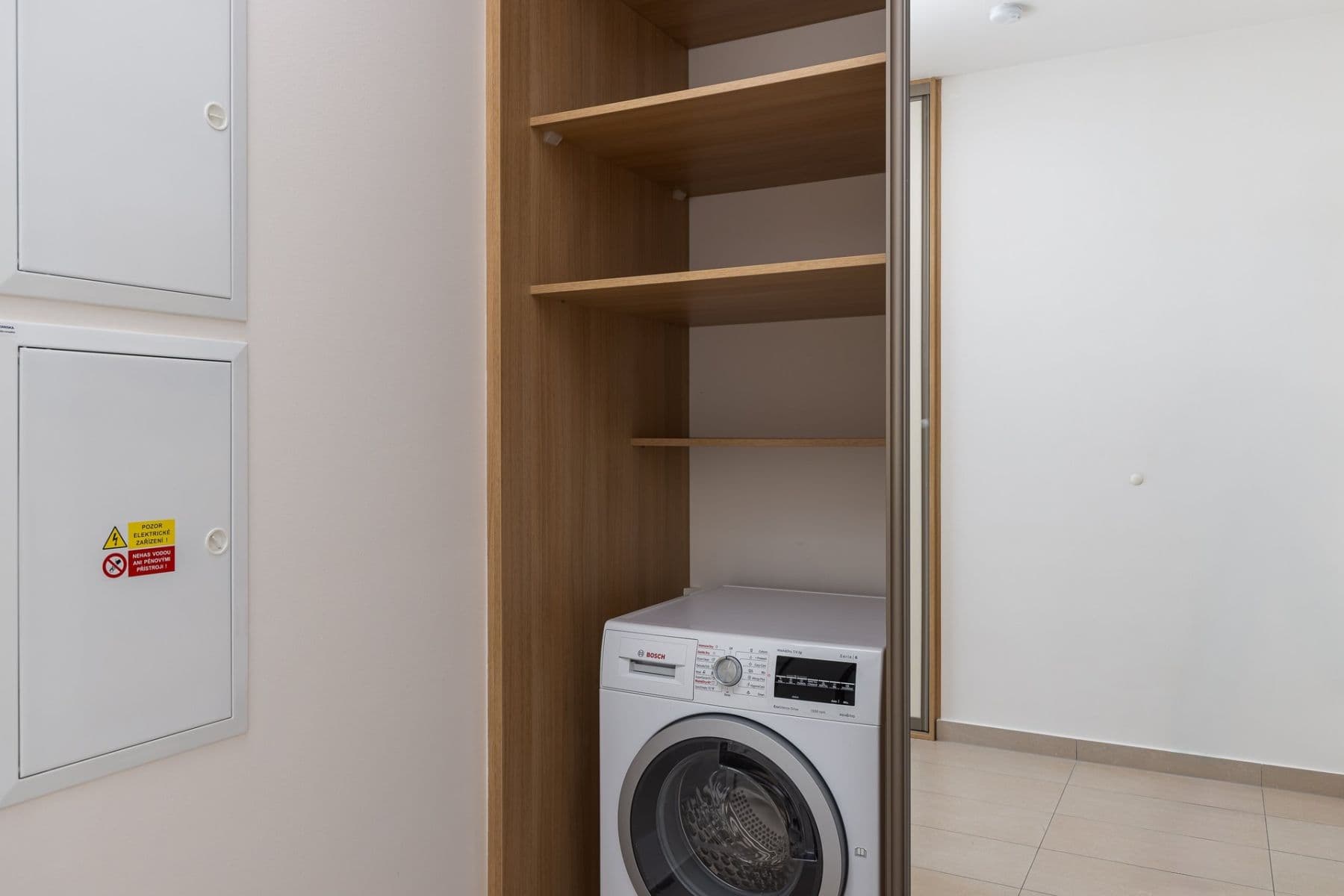 Prenájom bytu 1-izbový 42 m², Pod stolovou horou, Praha, Praha Prenájom bytu 1-izbový 42 m², Pod stolovou horou, Praha, Praha