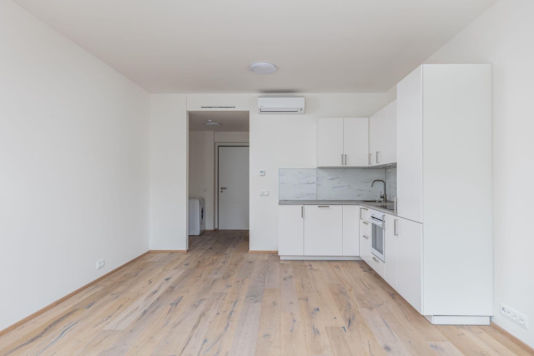 Prenájom bytu 1-izbový 36 m², Křižíkova, Praha, Praha Prenájom bytu 1-izbový 36 m², Křižíkova, Praha, Praha