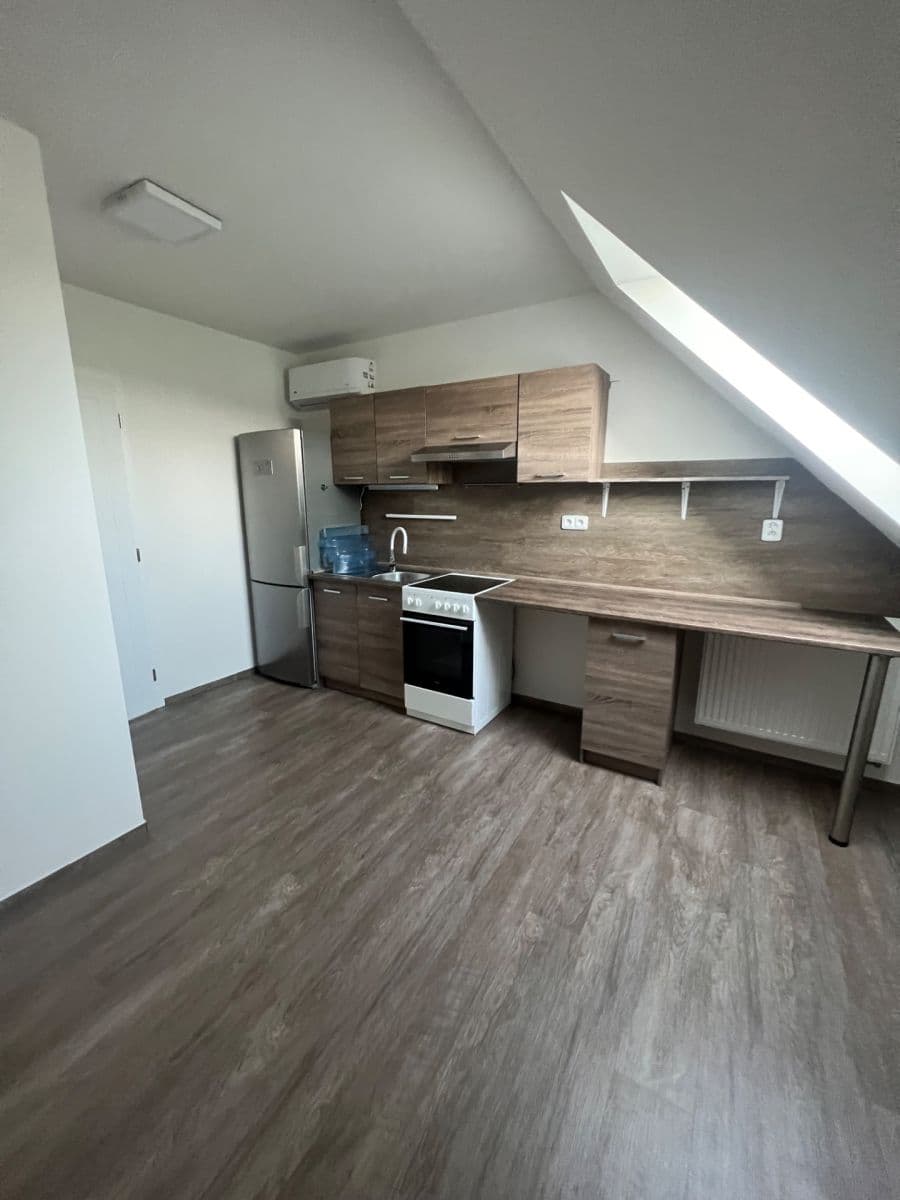 Prenájom bytu 1-izbový 46 m², Vémyslice, Jihomoravský kraj Prenájom bytu 1-izbový 46 m², Vémyslice, Jihomoravský kraj