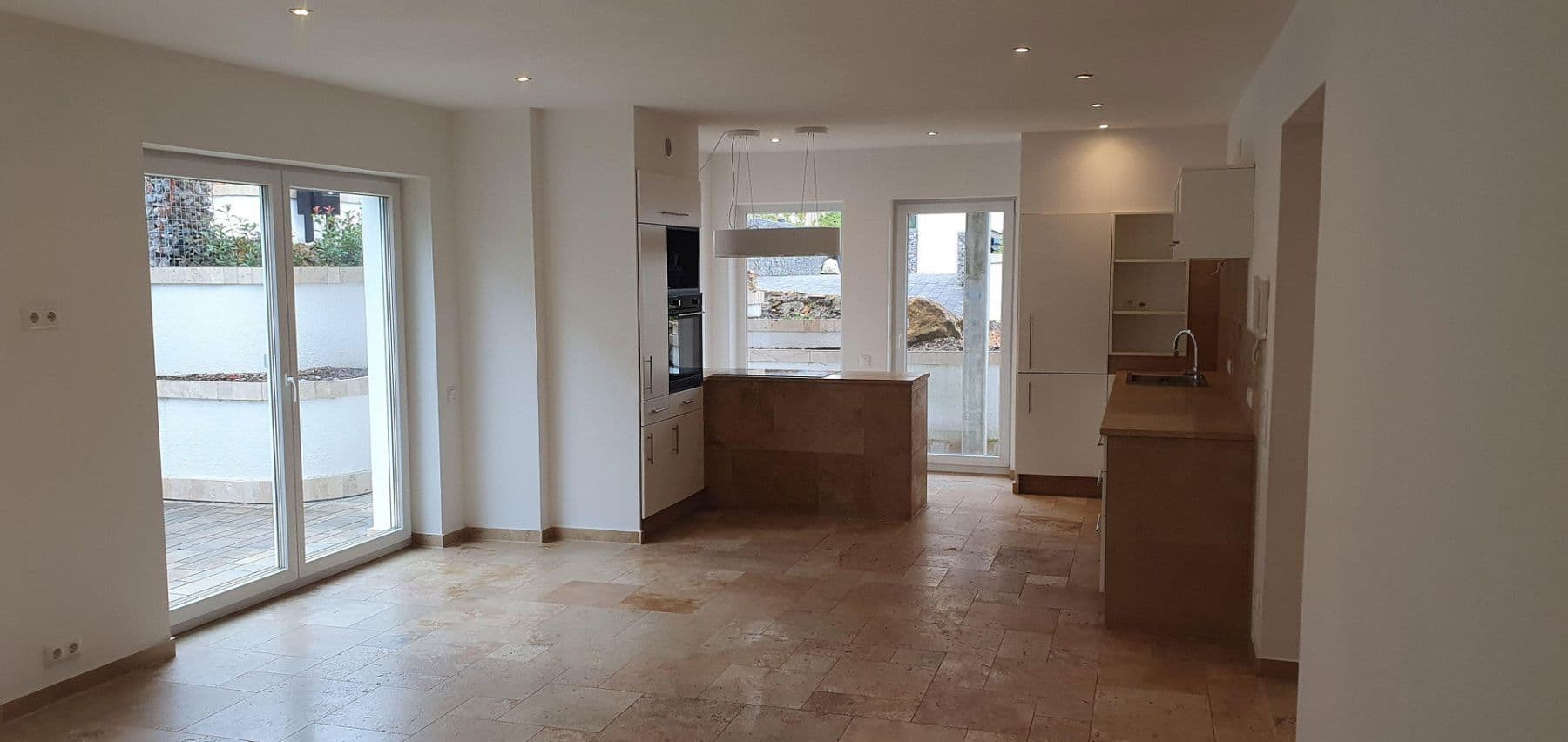 Prenájom domu 155 m², pozemek 300 m², Am kollergang 4, Nittendorf, Bavorsko Prenájom domu 155 m², pozemek 300 m², Am kollergang 4, Nittendorf, Bavorsko