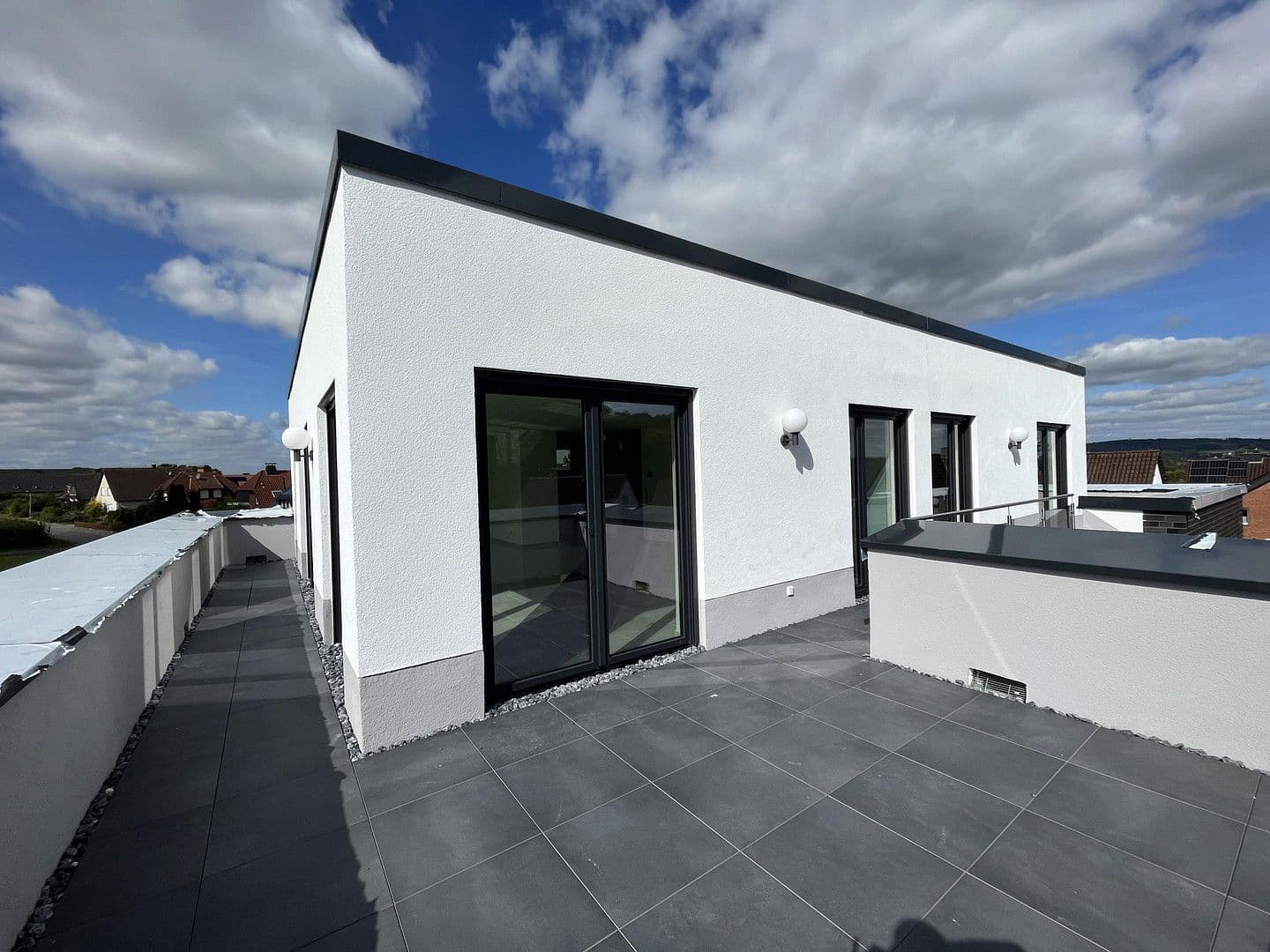 Prenájom bytu 4-izbový 163 m², Melle, Dolné Sasko Prenájom bytu 4-izbový 163 m², Melle, Dolné Sasko