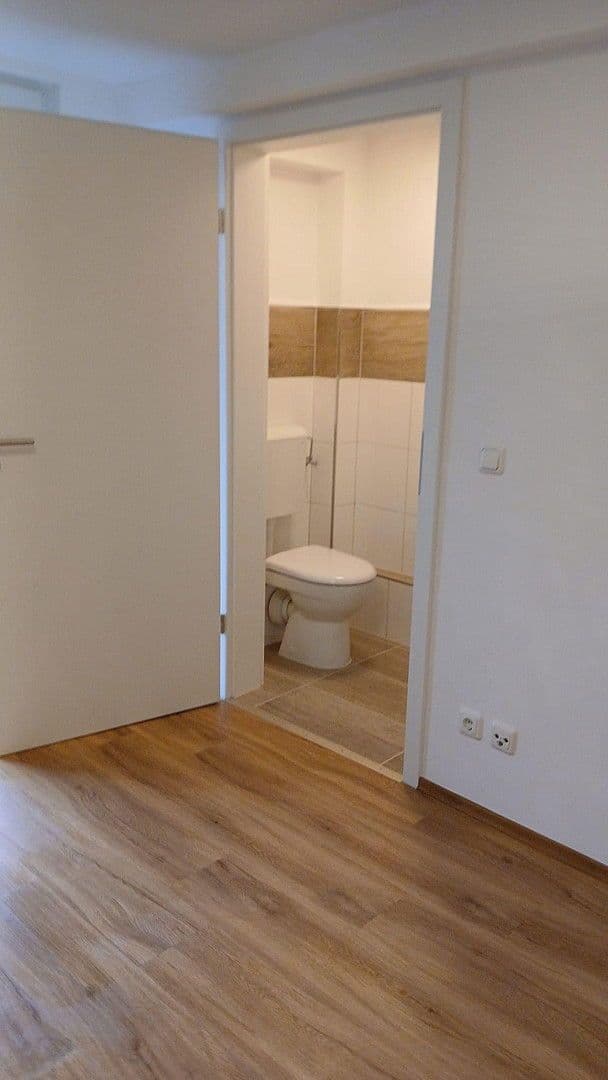 Predaj nebytového priestoru 1.445 m², Bad Soden-Salmünster, Hesensko Predaj nebytového priestoru 1.445 m², Bad Soden-Salmünster, Hesensko