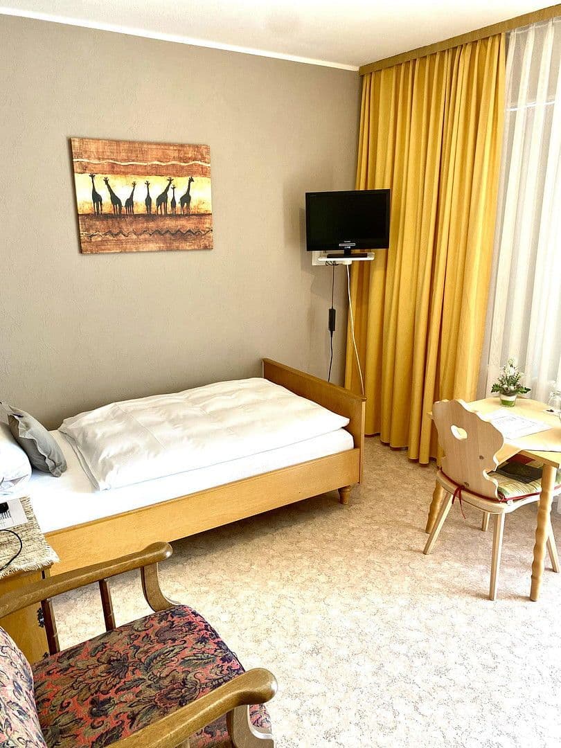 Predaj nebytového priestoru 1.445 m², Bad Soden-Salmünster, Hesensko Predaj nebytového priestoru 1.445 m², Bad Soden-Salmünster, Hesensko