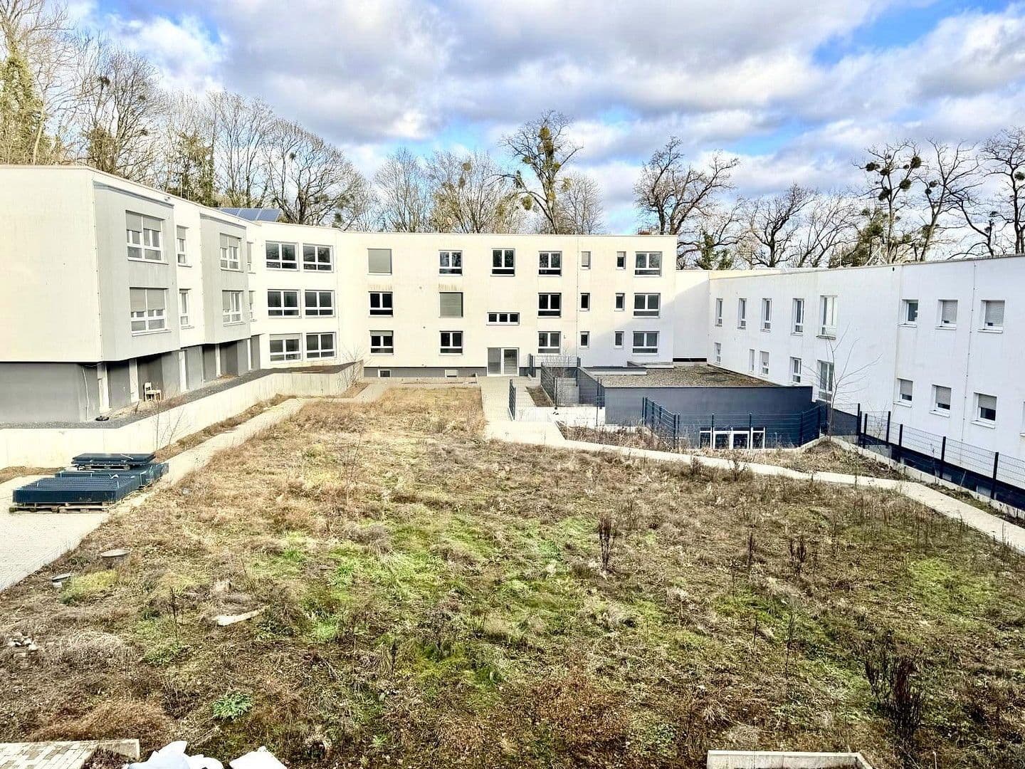 Predaj domu 7.645 m², pozemek 10.000 m², Nidda, Hesensko Predaj domu 7.645 m², pozemek 10.000 m², Nidda, Hesensko