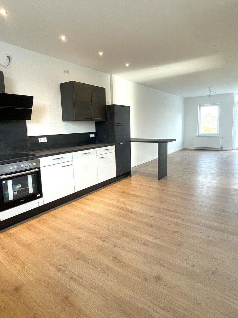 Prenájom bytu 4-izbový 104 m², Stadthagen, Dolné Sasko Prenájom bytu 4-izbový 104 m², Stadthagen, Dolné Sasko