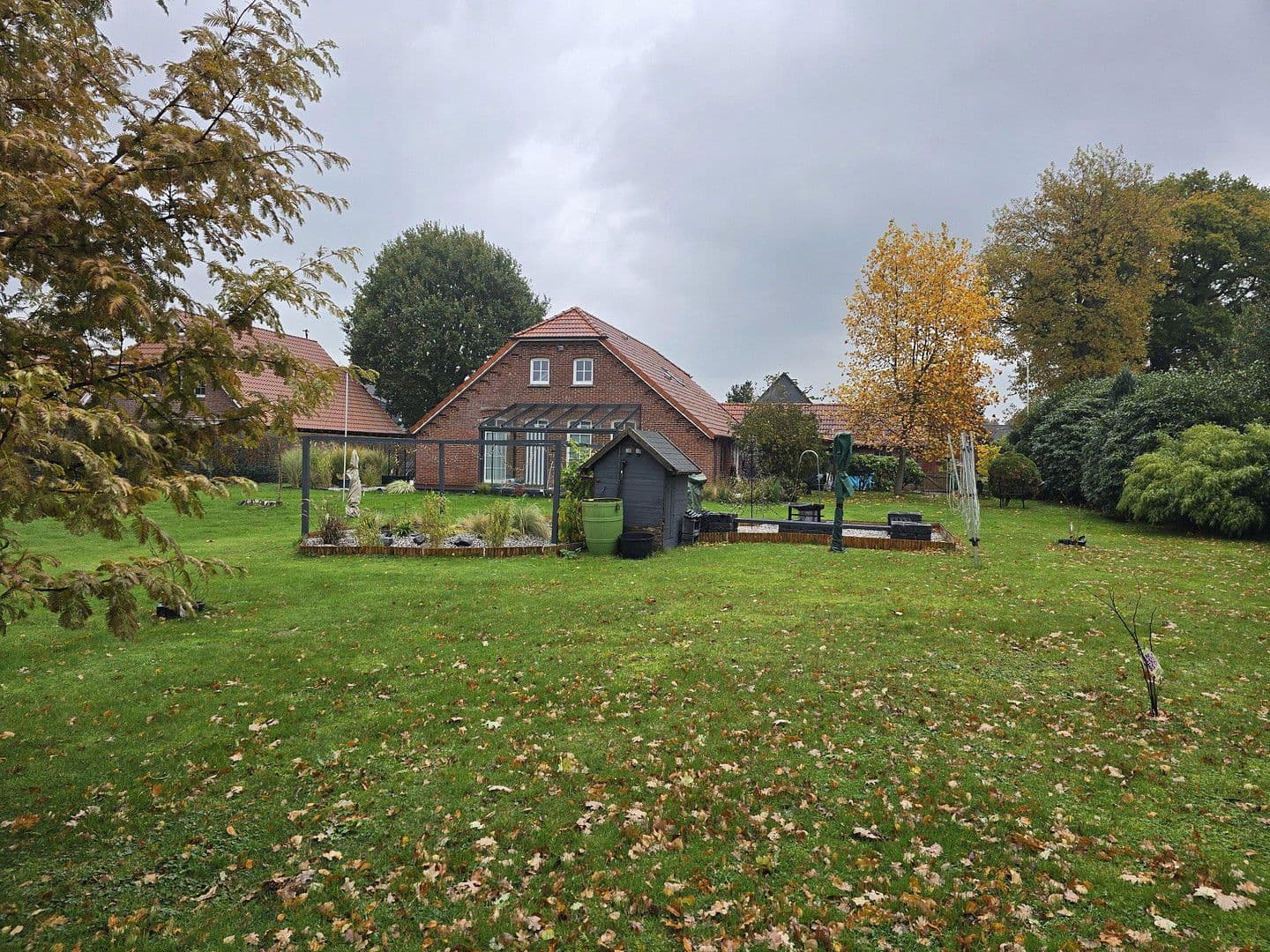 Predaj domu 155 m², pozemek 5.200 m², Jade, Dolné Sasko Predaj domu 155 m², pozemek 5.200 m², Jade, Dolné Sasko