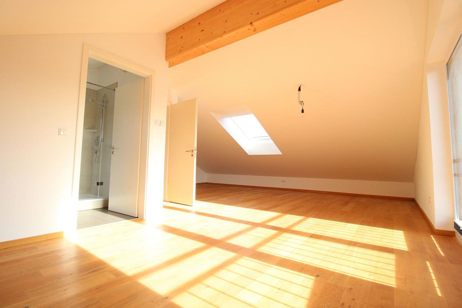 Prenájom domu 172 m², pozemek 330 m², Egling-Deining, Bavorsko Prenájom domu 172 m², pozemek 330 m², Egling-Deining, Bavorsko