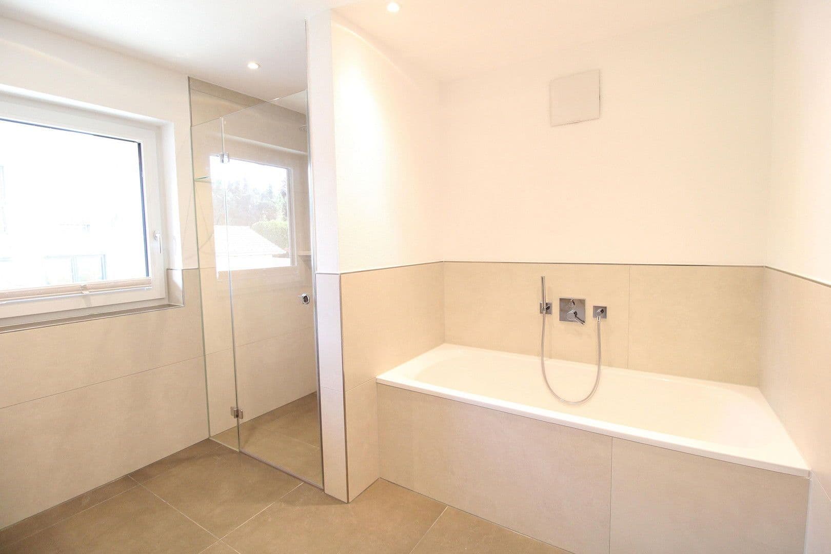 Prenájom domu 172 m², pozemek 330 m², Egling-Deining, Bavorsko Prenájom domu 172 m², pozemek 330 m², Egling-Deining, Bavorsko