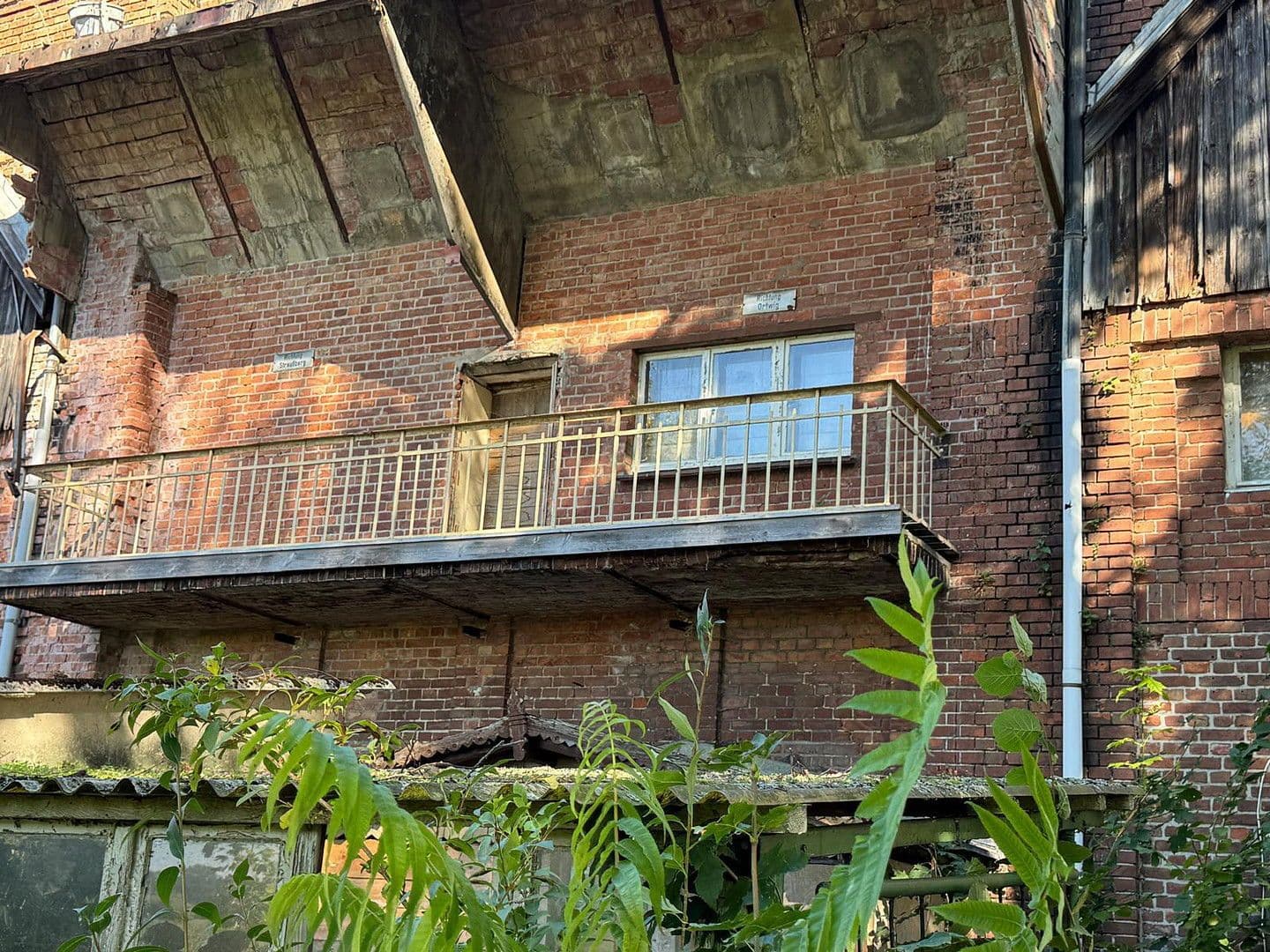 Predaj domu 800 m², pozemek 1.500 m², Neuhardenberg, Brandenbursko Predaj domu 800 m², pozemek 1.500 m², Neuhardenberg, Brandenbursko