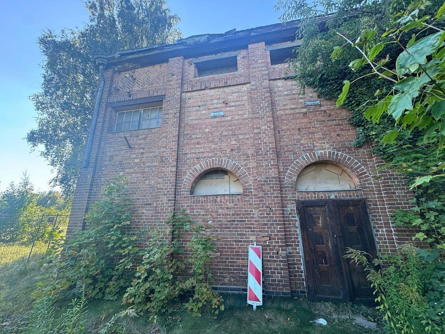 Predaj domu 800 m², pozemek 1.500 m², Neuhardenberg, Brandenbursko Predaj domu 800 m², pozemek 1.500 m², Neuhardenberg, Brandenbursko