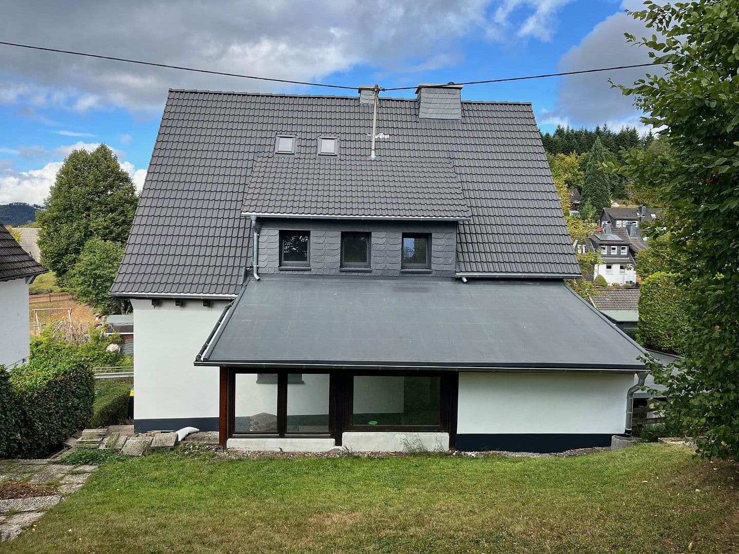 Predaj domu 255 m², pozemek 758 m², Im Gründchen 10, Kirchhundem, Severné Porýnie - Westfálsko Predaj domu 255 m², pozemek 758 m², Im Gründchen 10, Kirchhundem, Severné Porýnie - Westfálsko