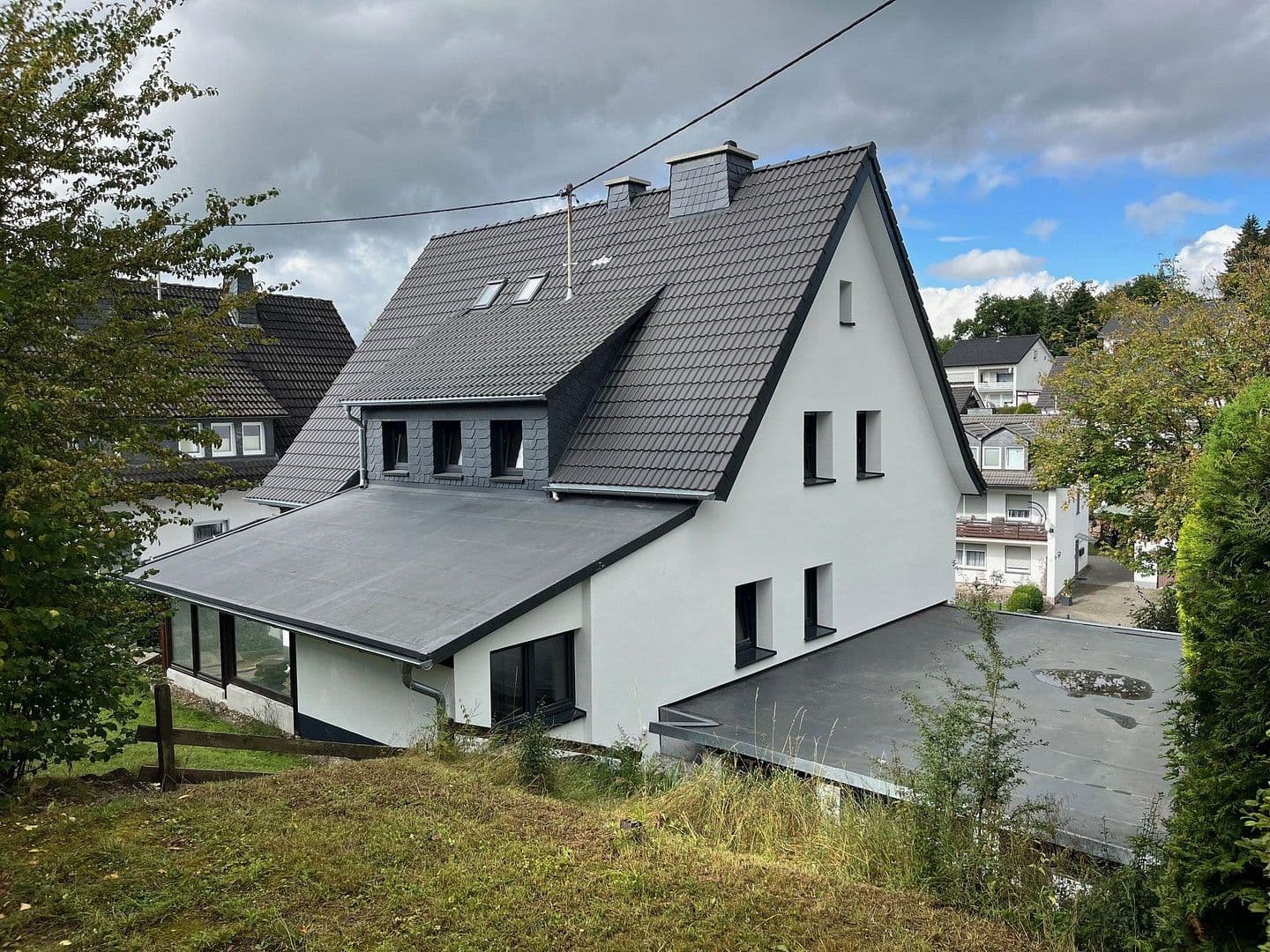Predaj domu 255 m², pozemek 758 m², Im Gründchen 10, Kirchhundem, Severné Porýnie - Westfálsko Predaj domu 255 m², pozemek 758 m², Im Gründchen 10, Kirchhundem, Severné Porýnie - Westfálsko