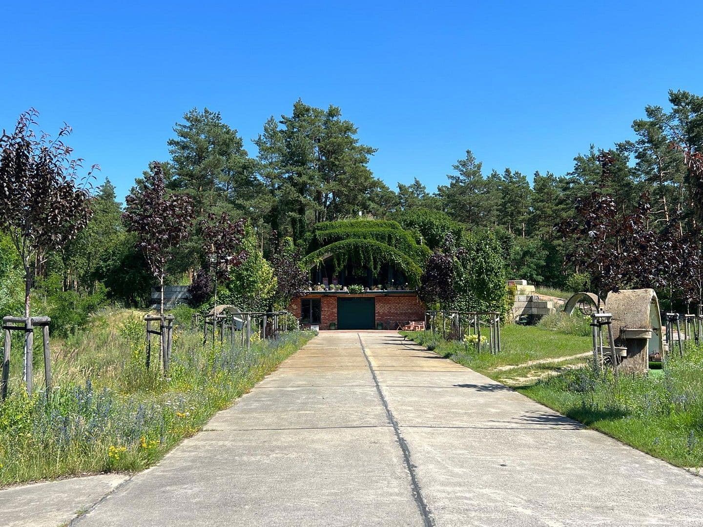 Predaj domu 620 m², pozemek 30.000 m², Lindenstraße 15, Neuhardenberg, Brandenbursko Predaj domu 620 m², pozemek 30.000 m², Lindenstraße 15, Neuhardenberg, Brandenbursko