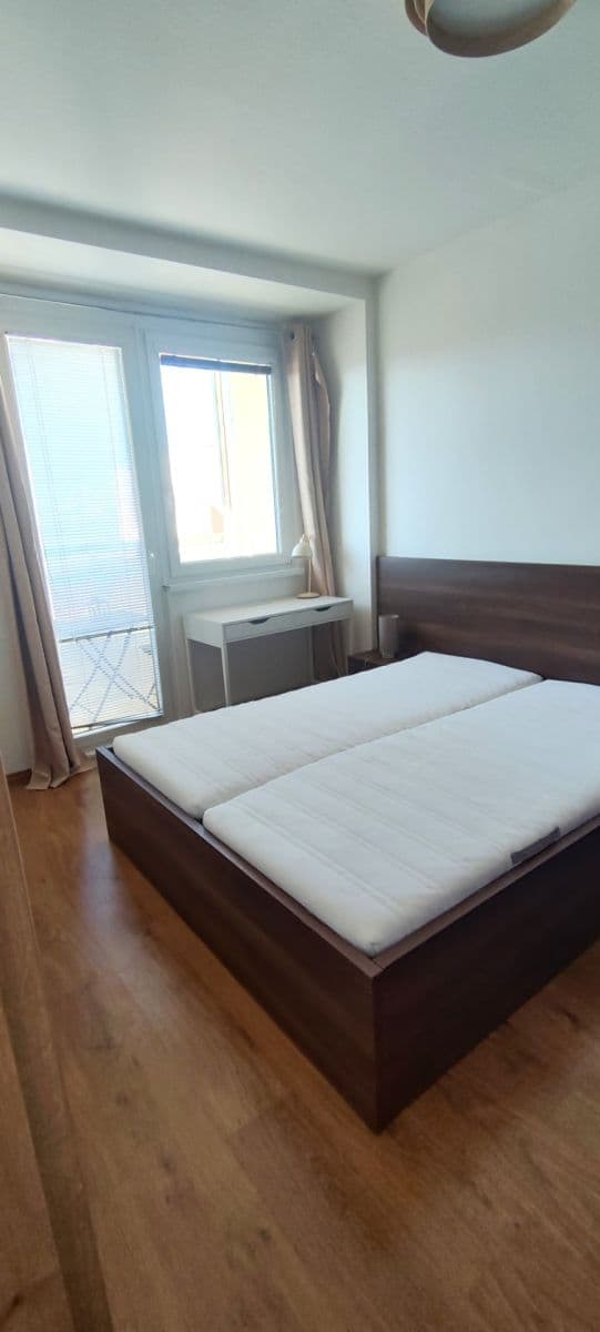 Prenájom bytu 3-izbový 68 m², Pečnianska, Petržalka, Bratislavský kraj Prenájom bytu 3-izbový 68 m², Pečnianska, Petržalka, Bratislavský kraj