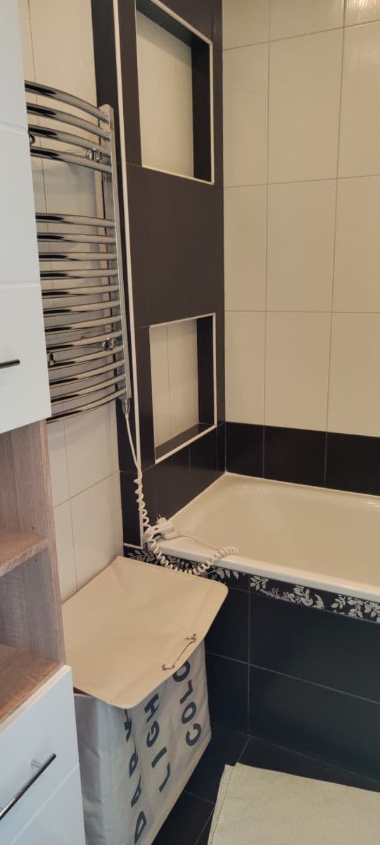 Prenájom bytu 3-izbový 68 m², Pečnianska, Petržalka, Bratislavský kraj Prenájom bytu 3-izbový 68 m², Pečnianska, Petržalka, Bratislavský kraj