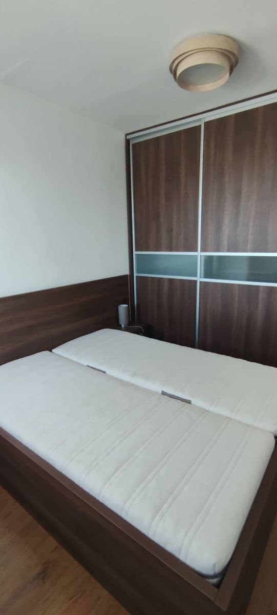 Prenájom bytu 3-izbový 68 m², Pečnianska, Petržalka, Bratislavský kraj Prenájom bytu 3-izbový 68 m², Pečnianska, Petržalka, Bratislavský kraj