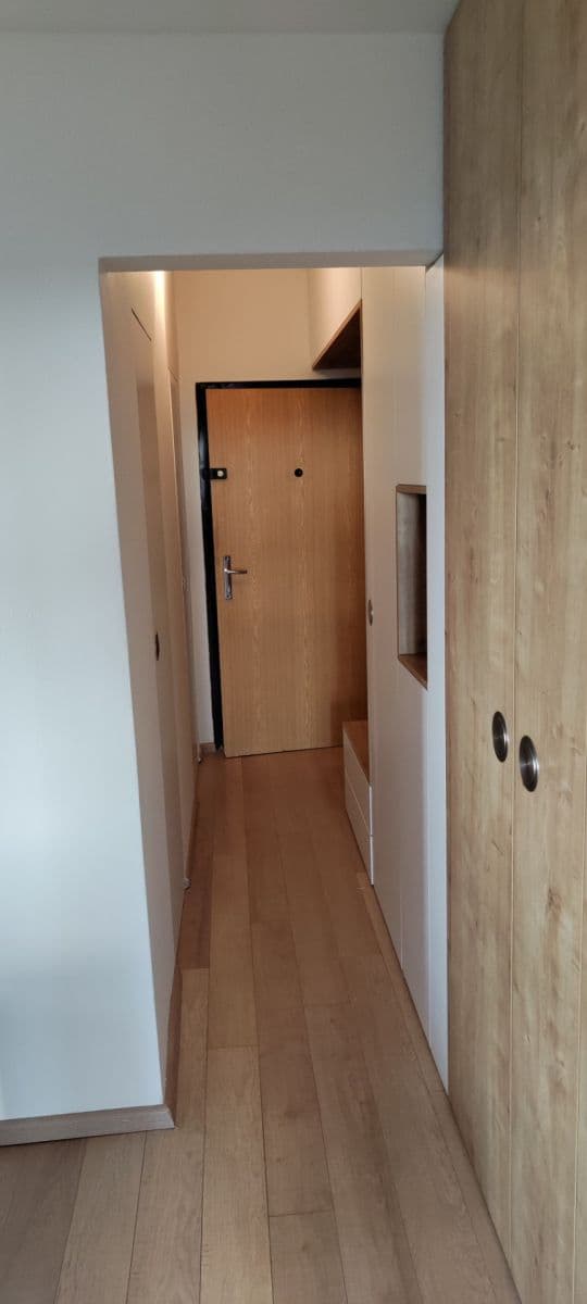 Prenájom bytu 3-izbový 68 m², Pečnianska, Petržalka, Bratislavský kraj Prenájom bytu 3-izbový 68 m², Pečnianska, Petržalka, Bratislavský kraj