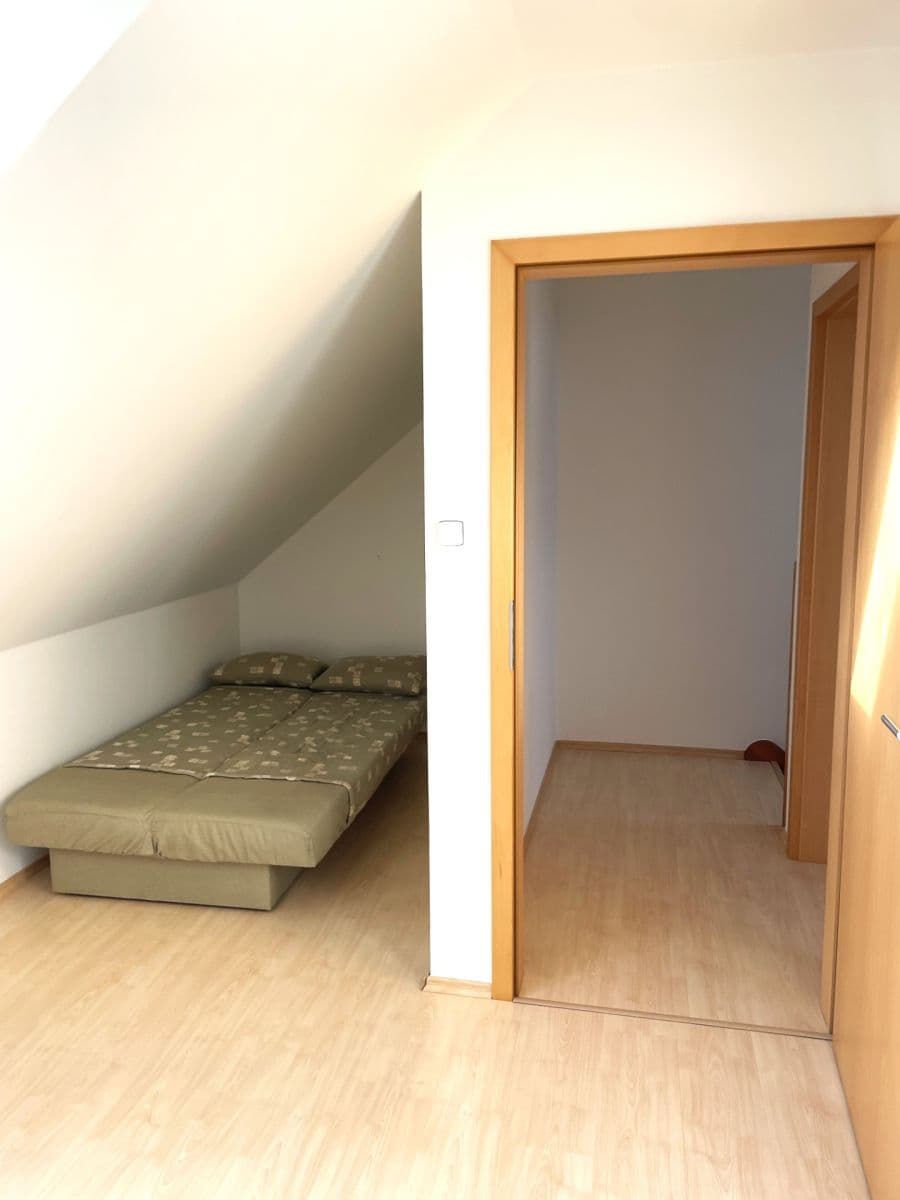 Predaj bytu 4-izbový 100 m², Hrnčířská, Jesenice, Středočeský kraj Predaj bytu 4-izbový 100 m², Hrnčířská, Jesenice, Středočeský kraj