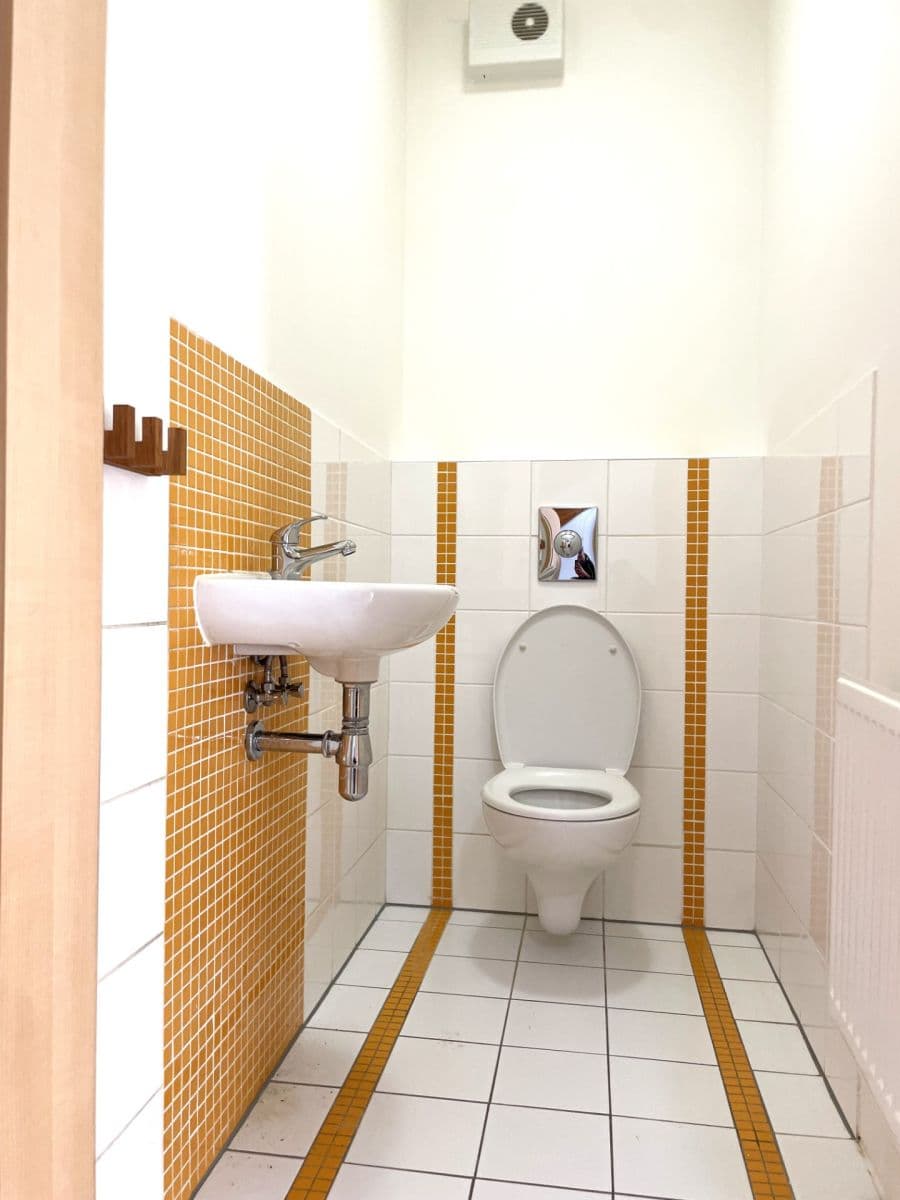 Predaj bytu 4-izbový 100 m², Hrnčířská, Jesenice, Středočeský kraj Predaj bytu 4-izbový 100 m², Hrnčířská, Jesenice, Středočeský kraj