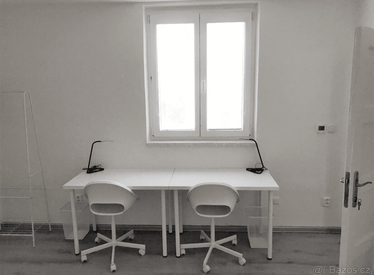 Prenájom bytu 4-izbový 100 m², Na Včelíně, Zlín, Zlínský kraj Prenájom bytu 4-izbový 100 m², Na Včelíně, Zlín, Zlínský kraj