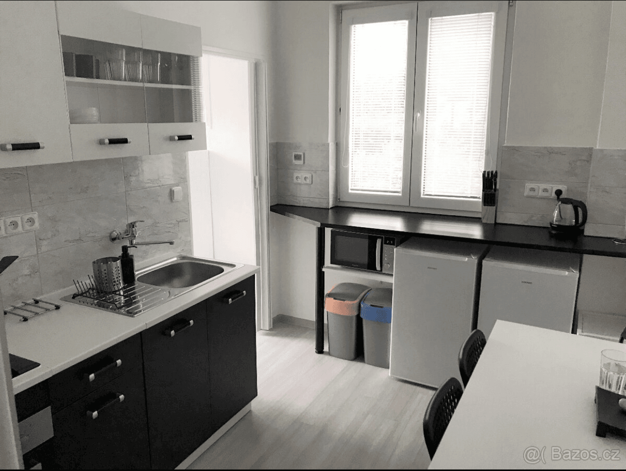 Prenájom bytu 4-izbový 100 m², Na Včelíně, Zlín, Zlínský kraj Prenájom bytu 4-izbový 100 m², Na Včelíně, Zlín, Zlínský kraj