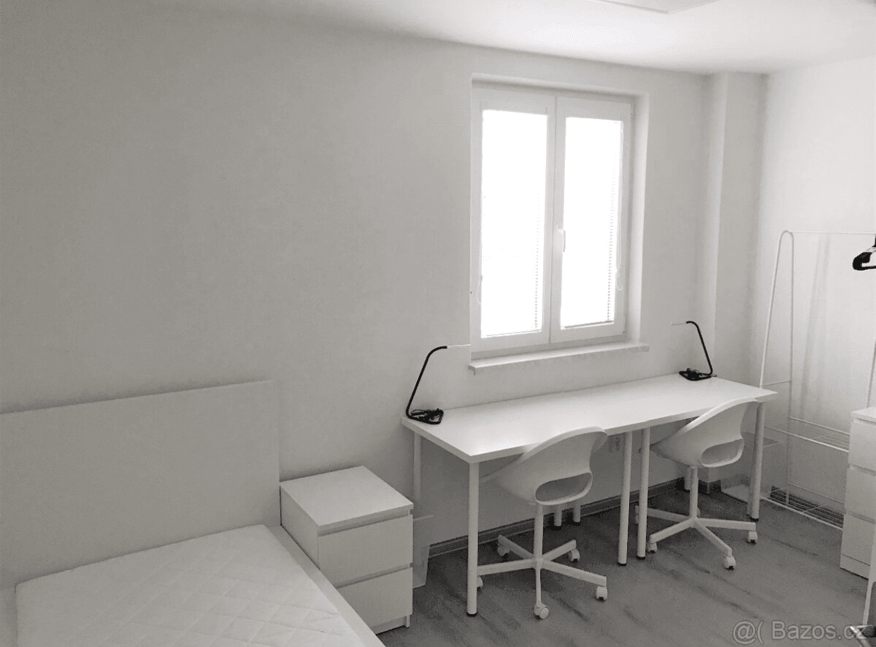 Prenájom bytu 4-izbový 100 m², Na Včelíně, Zlín, Zlínský kraj Prenájom bytu 4-izbový 100 m², Na Včelíně, Zlín, Zlínský kraj