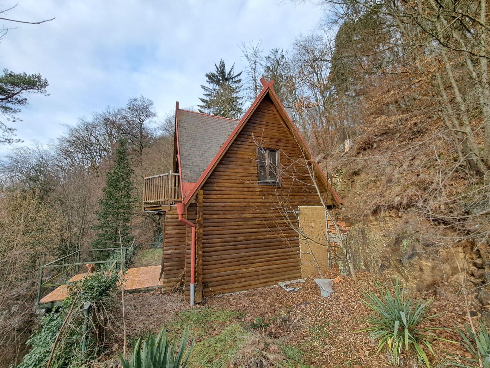 Predaj rekreačného objektu 74 m², pozemek 1.140 m², Kaliště, Středočeský kraj Predaj rekreačného objektu 74 m², pozemek 1.140 m², Kaliště, Středočeský kraj