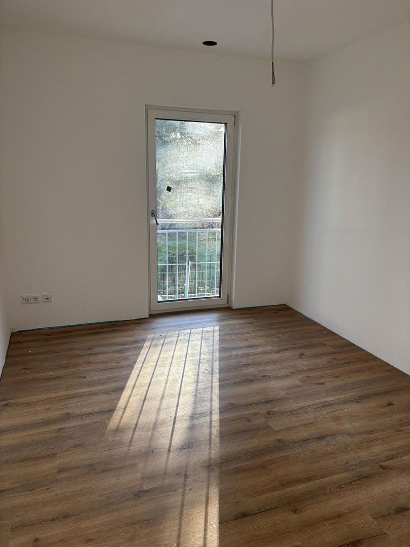 Prenájom domu 150 m², pozemek 178 m², Spalatinstr. 39a, München, Bavorsko Prenájom domu 150 m², pozemek 178 m², Spalatinstr. 39a, München, Bavorsko