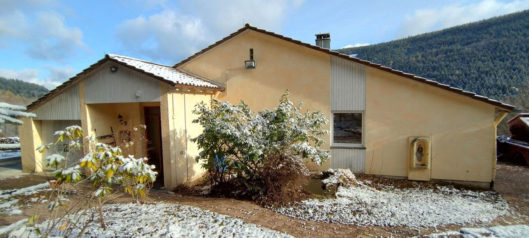 Predaj domu 253 m², pozemek 6.000 m², Ziegelhüttenstr 130, Bad Wildbad, Bádensko-Wurttembersko Predaj domu 253 m², pozemek 6.000 m², Ziegelhüttenstr 130, Bad Wildbad, Bádensko-Wurttembersko