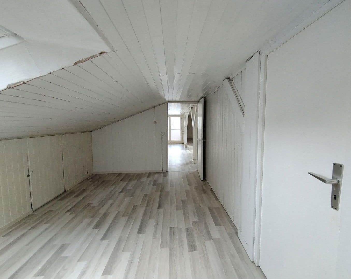 Predaj domu 253 m², pozemek 6.000 m², Ziegelhüttenstr 130, Bad Wildbad, Bádensko-Wurttembersko Predaj domu 253 m², pozemek 6.000 m², Ziegelhüttenstr 130, Bad Wildbad, Bádensko-Wurttembersko