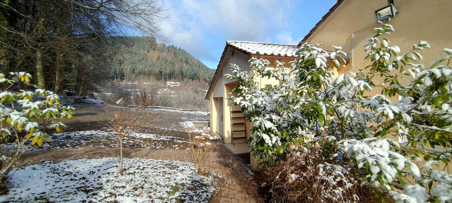 Predaj domu 253 m², pozemek 6.000 m², Ziegelhüttenstr 130, Bad Wildbad, Bádensko-Wurttembersko Predaj domu 253 m², pozemek 6.000 m², Ziegelhüttenstr 130, Bad Wildbad, Bádensko-Wurttembersko