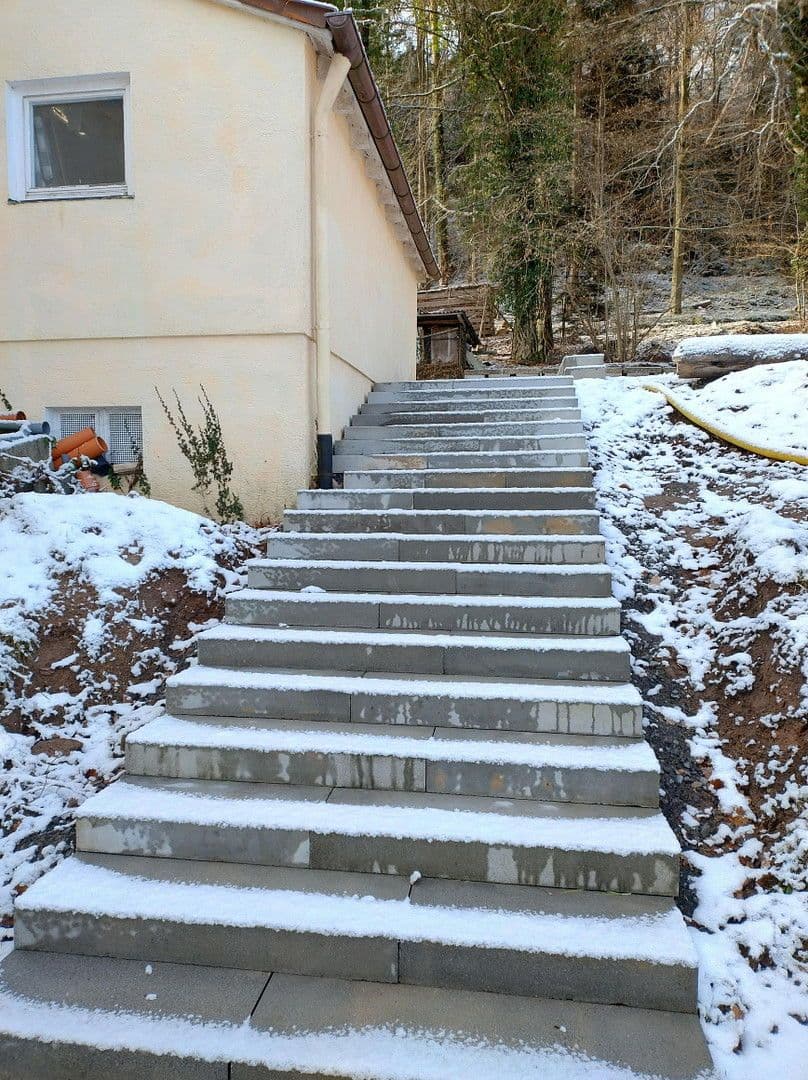 Predaj domu 253 m², pozemek 6.000 m², Ziegelhüttenstr 130, Bad Wildbad, Bádensko-Wurttembersko Predaj domu 253 m², pozemek 6.000 m², Ziegelhüttenstr 130, Bad Wildbad, Bádensko-Wurttembersko