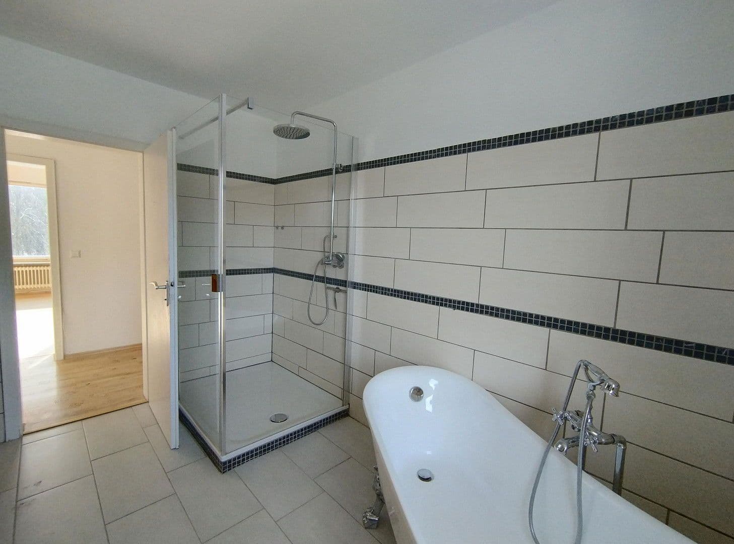 Predaj domu 253 m², pozemek 6.000 m², Ziegelhüttenstr 130, Bad Wildbad, Bádensko-Wurttembersko Predaj domu 253 m², pozemek 6.000 m², Ziegelhüttenstr 130, Bad Wildbad, Bádensko-Wurttembersko