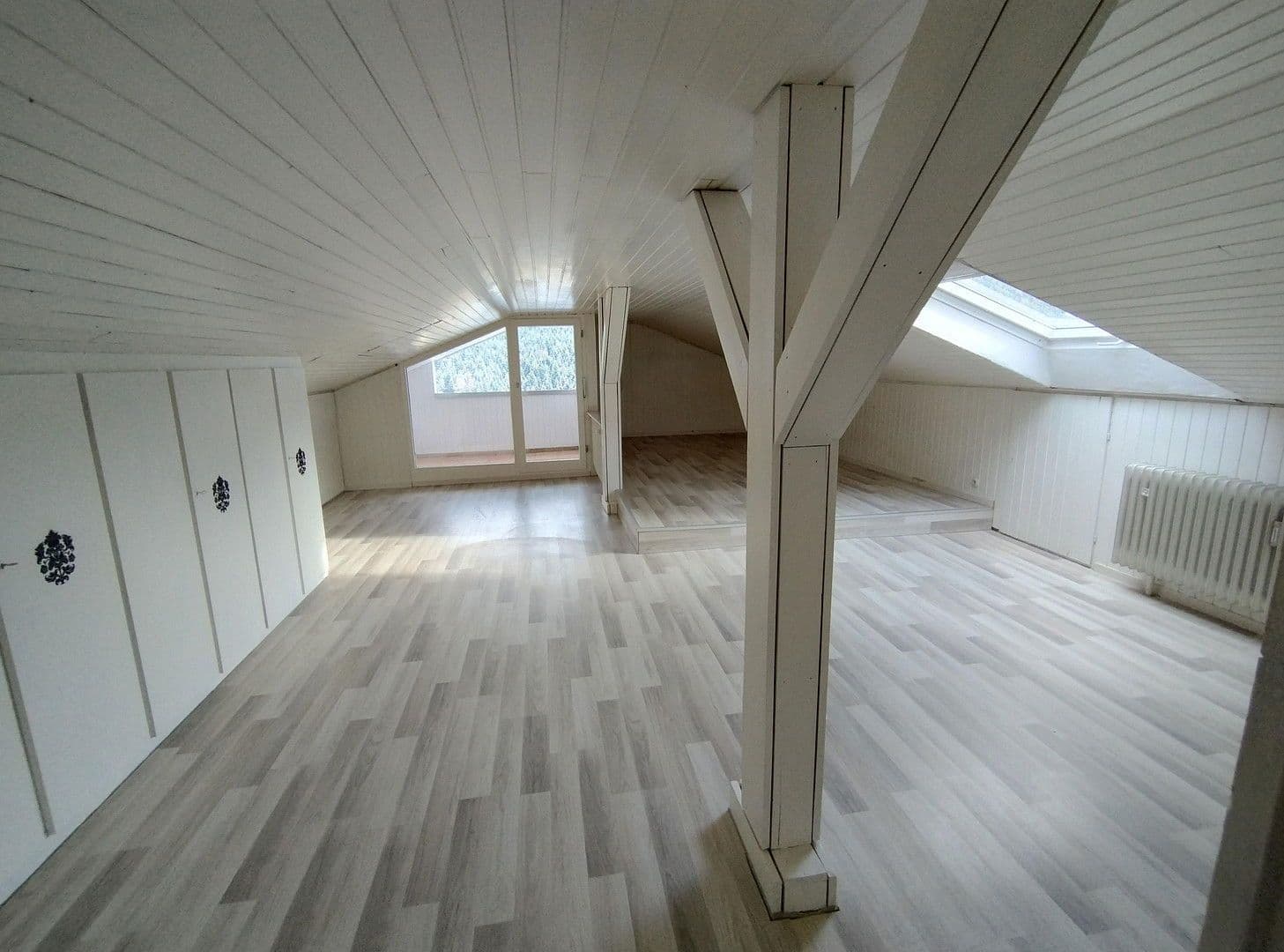 Predaj domu 253 m², pozemek 6.000 m², Ziegelhüttenstr 130, Bad Wildbad, Bádensko-Wurttembersko Predaj domu 253 m², pozemek 6.000 m², Ziegelhüttenstr 130, Bad Wildbad, Bádensko-Wurttembersko