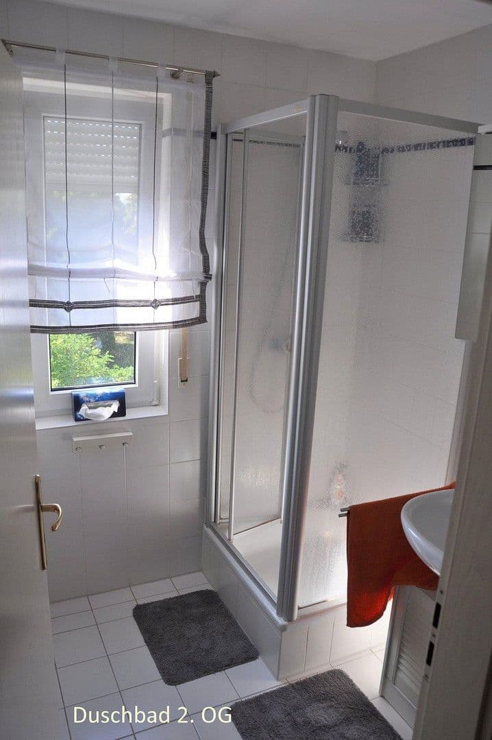 Prenájom domu 146 m², pozemek 200 m², Rothlindenstr. 17a, Schwandorf, Bavorsko Prenájom domu 146 m², pozemek 200 m², Rothlindenstr. 17a, Schwandorf, Bavorsko