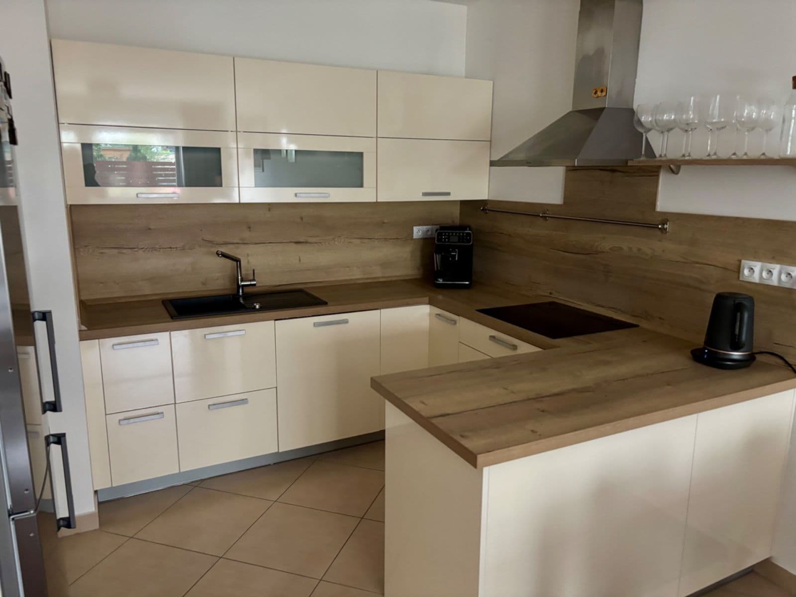 Prenájom bytu 2-izbový 62 m², Modenská, Praha, Praha Prenájom bytu 2-izbový 62 m², Modenská, Praha, Praha